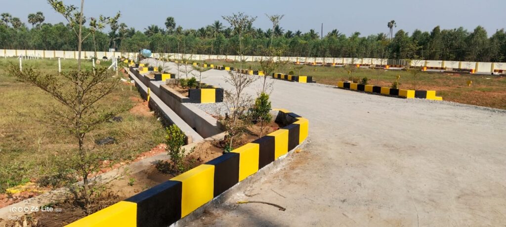 Green Leaves Gated Community Villa residential plots for sale near Vizanagaram.  In side the site drinage lines are constructed as per RERA.