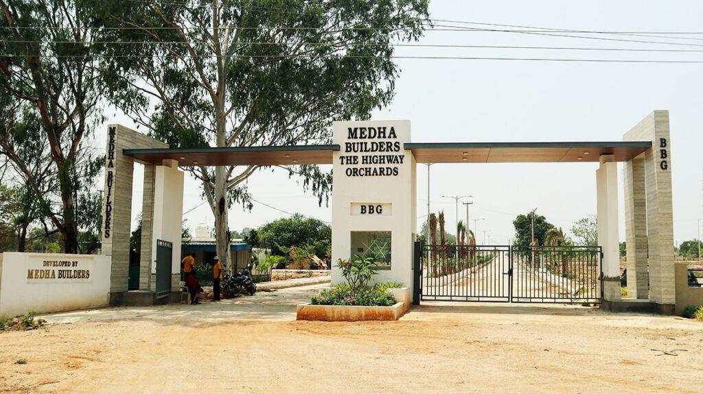 Gated community premium villa plots for sale on Hyderabad-Bangalore highway