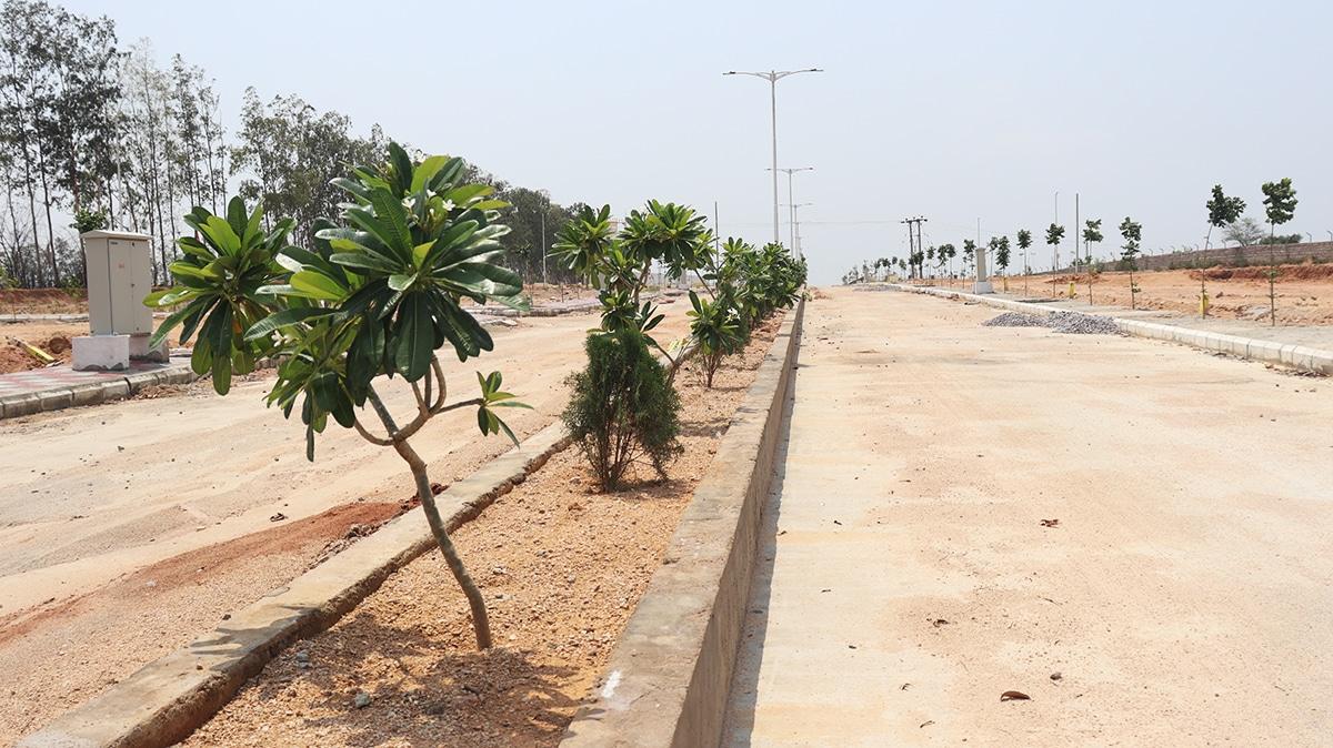BBG The Highway Orchards DTCP and RERA approved plots internal roads view near Burgula Shadnagar